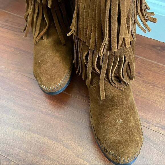 Minnetonka Tan Brown Tiered Fringe Boot Moccasins Size 8 Womens - Picture 2 of 10